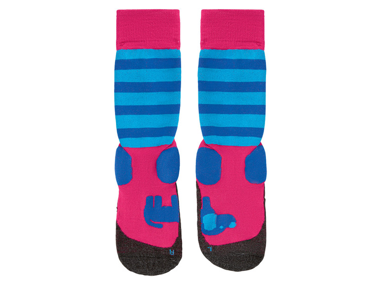 Ein Paar rosa Socken mit blauen Streifen und dicken Sohlen