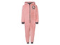 Ein rosafarbener Schlafanzug mit Kapuze für Kinder mit einem Schwanenmotiv und dem Schriftzug 'Dream'.