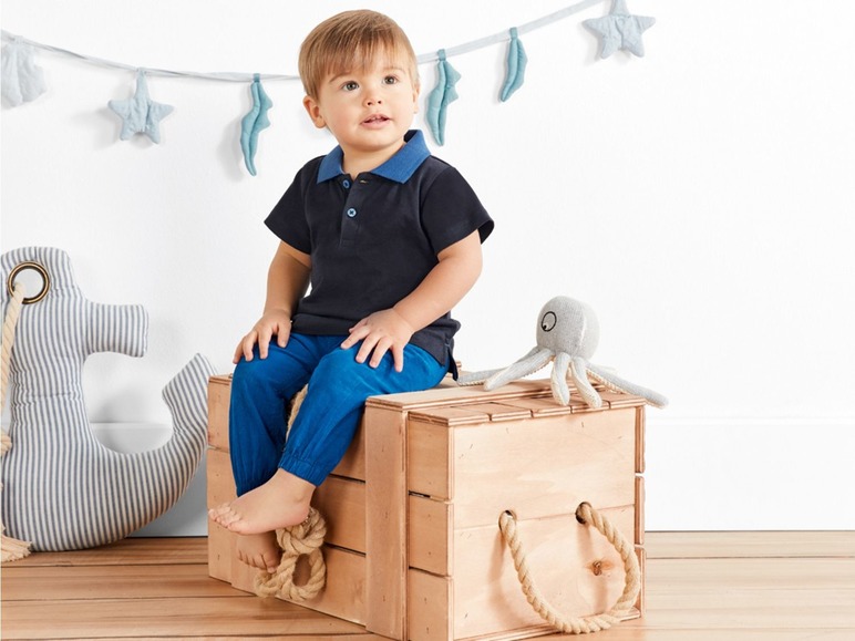 Gehe zu Vollbildansicht: LUPILU® Baby Poloshirt Jungen, mit Seitenschlitzen, verlängerte Rückseite, reine Baumwolle - Bild 10