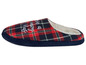 Rote karierte Hausschuhe mit Fleece-Futter.