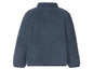 Eine blaue Fleecejacke mit hohem Kragen.