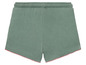 Grüne Shorts mit elastischem Bund.