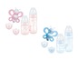 Zwei Sets NUK Babyflaschen mit Sauger und Beißring in Rosa und Blau.