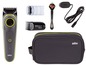 Braun Rasierer, Gillette Rasierer, Ladegerät und Zubehör in einer Tasche.