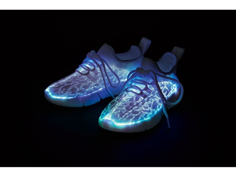 Gehe zu Vollbildansicht: PEPPERTS® Kinder Sneaker, Leuchteffekt mit Farbwechsel, USB-Ladeabschluss, Anziehhilfe - Bild 17