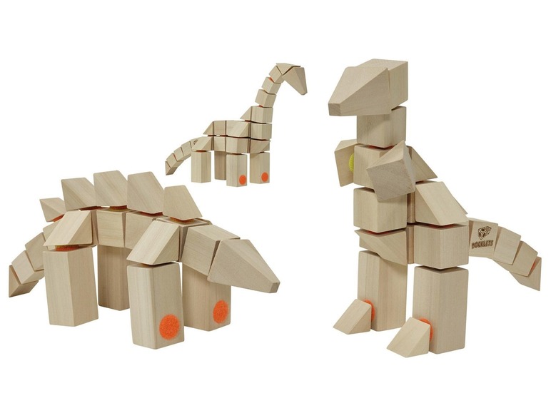 Drei hölzerne Dinosaurier, gebaut mit Docklets Blöcken.