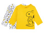 Zwei langärmlige Baby-T-Shirts, eines mit Snoopy-Print und eines mit Snoopy-Muster.