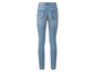 Hellblaue Skinny Jeans für Damen.