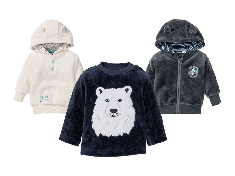 Drei Baby-Pullover mit Kapuze und Bärenmotiv