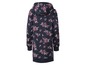Ein dunkelblaues Hoodie-Kleid mit Blumenmuster.
