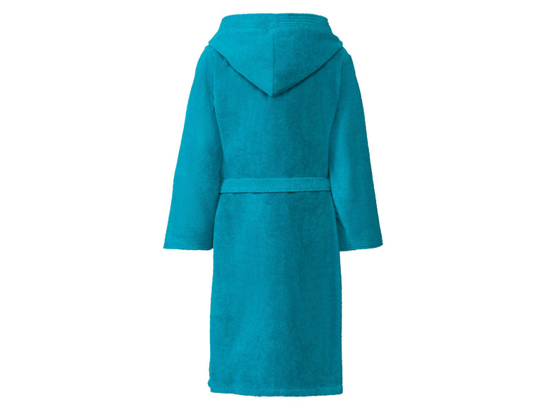 Ein türkisfarbener Bademantel mit Kapuze.