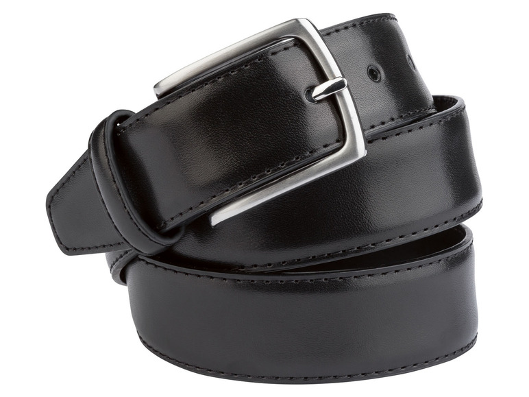 Ein schwarzer Ledergürtel mit silberner Schnalle.