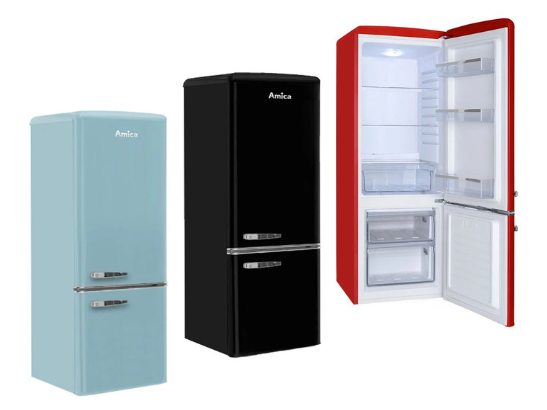 Drei Amica Retro-Kühlschränke in Blau, Schwarz und Rot.