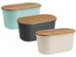 Drei Brotboxen mit Holzdeckeln in verschiedenen Farben.