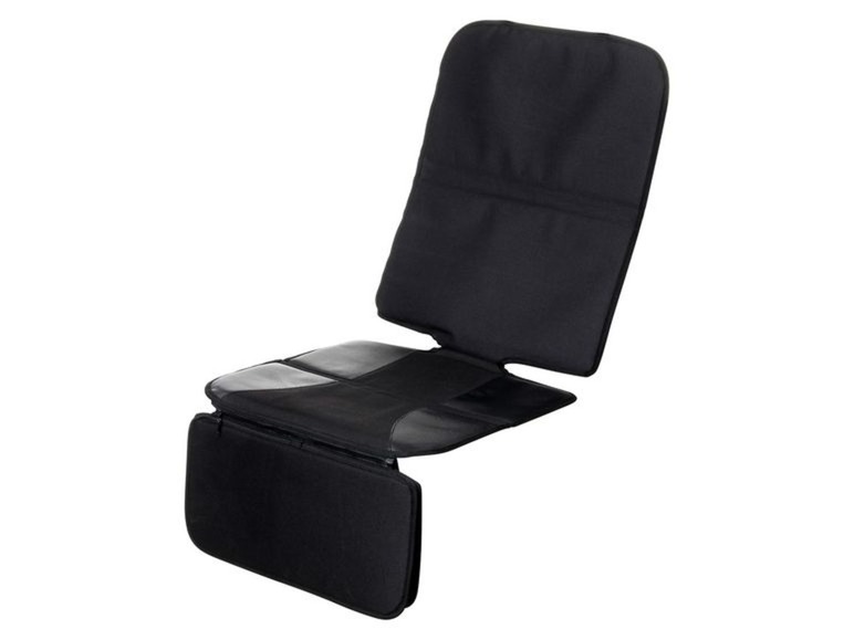Ein schwarzer Autositzschutz mit zusätzlicher Sitzpolsterung.