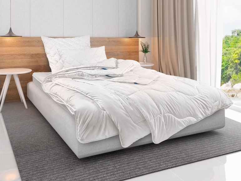 Gehe zu Vollbildansicht: BeCo Vierjahreszeiten-Bettdecke »Royal Soft«, leicht bis extra warm - Bild 2