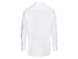 Ein weißes Hemd mit langen Ärmeln.