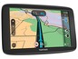 TomTom Navigationssystem mit einer Kartenansicht und Navigationshinweisen.