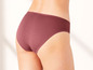 Dunkelrote Damen-Slips aus Baumwolle.