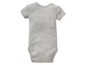 Ein grauer Baby-Strampler mit kurzen Ärmeln.