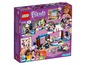LEGO Friends Bäckerei mit Minifiguren und Lieferwagen.
