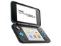 Eine schwarze Nintendo 2DS XL mit offenem Bildschirm.