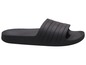 Schwarze Adidas-Sandalen mit Streifen.