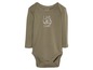 Ein grüner Baby-Body mit langen Ärmeln und dem Aufdruck 'Little Wild Girl'.