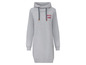 Grauer Hoodie-Kleid mit dem Aufdruck 'Let's chill'.