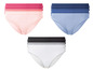 Drei Sets Baumwoll-Slips in verschiedenen Farben.
