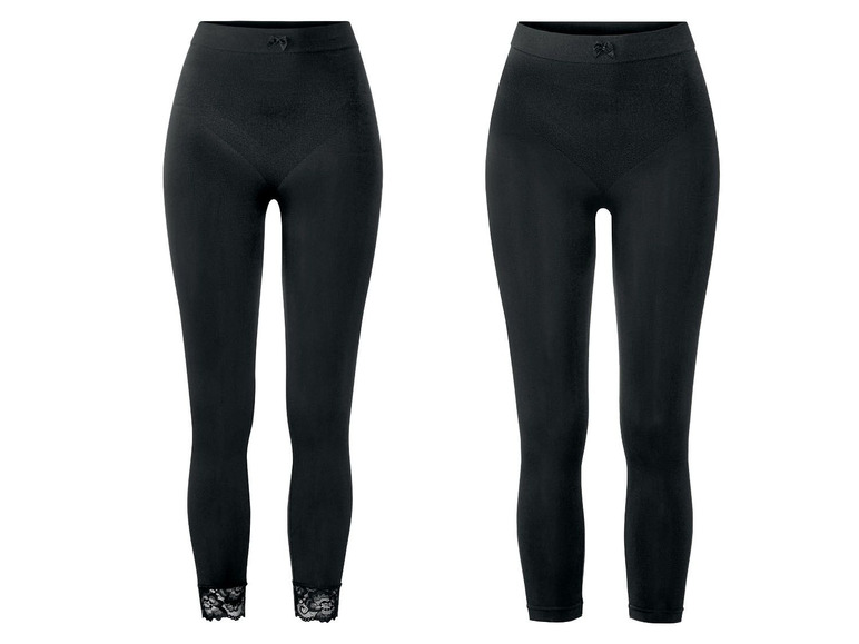 Zwei schwarze Leggings mit Spitze am unteren Rand.