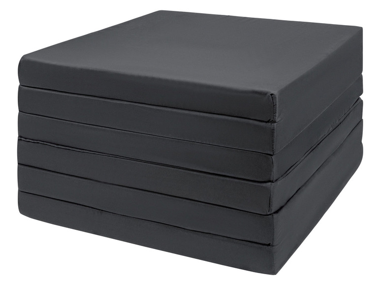 Eine zusammenfaltbare Matratze, perfekt für Übernachtungen oder zusätzliches Schlafen.