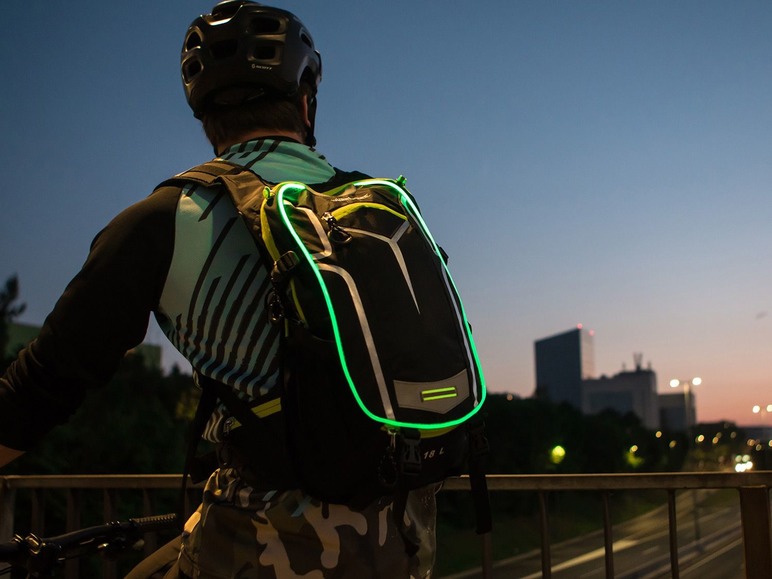 Gehe zu Vollbildansicht: Wheel Bee Rucksack »Stelvio«, Fahrradrucksack, 18 L Fassungsvermögen, mit LED Licht - Bild 2