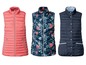 Drei Damenwesten: rosa, mit Blumenmuster und dunkelblau.