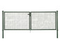 Ein grünes Metalltor mit einem Gitter