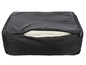 Ein schwarzes Hundebett mit einem offenen Reißverschluss, der eine weiße Schaumstoffmatratze zeigt.