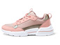 Rosa Sneaker mit dicker Sohle.