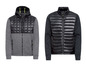 Zwei schwarze Herrenjacken mit Kapuze.