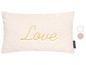 Ein rosa Kissen von Magma mit der Stickerei 'Love'.