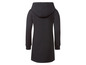 Schwarzes Hoodie-Kleid mit langen Ärmeln.
