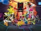 LEGO Ninjago Minifiguren und ein Stand mit dem Schild 'Item Market'.