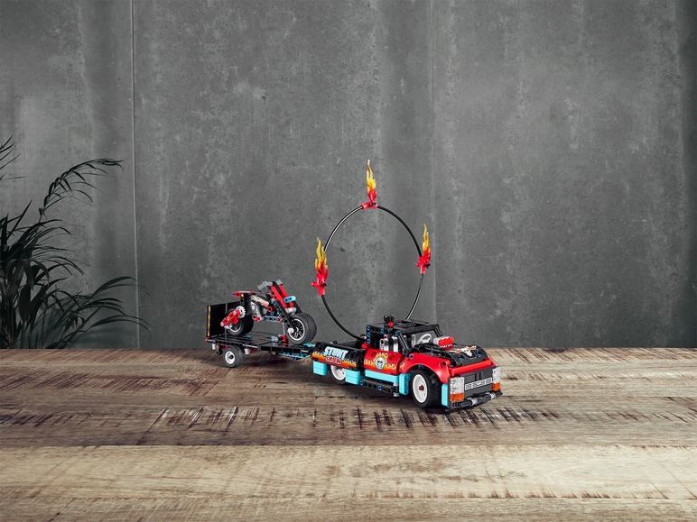 Gehe zu Vollbildansicht: LEGO® Technic 42106 »Stunt-Show mit Truck und Motorrad« - Bild 8