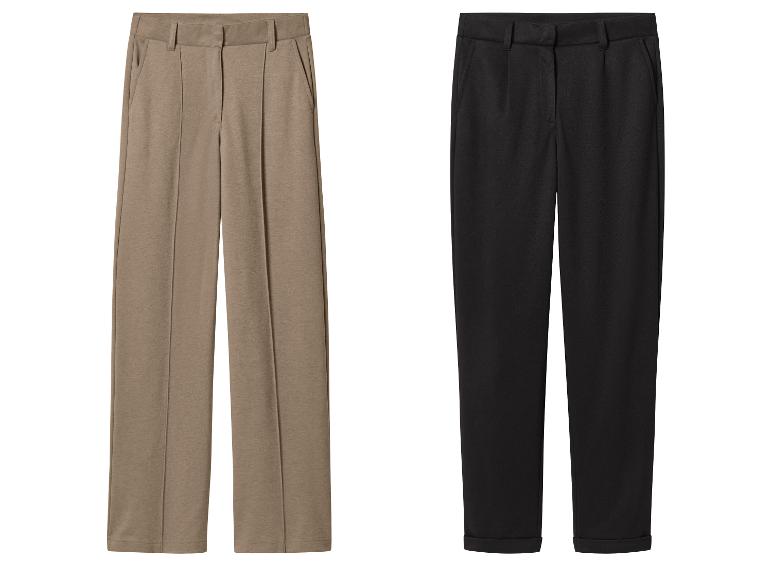 Zwei Damenhosen: eine beige weite Hose und eine schwarze schmal zulaufende Hose.