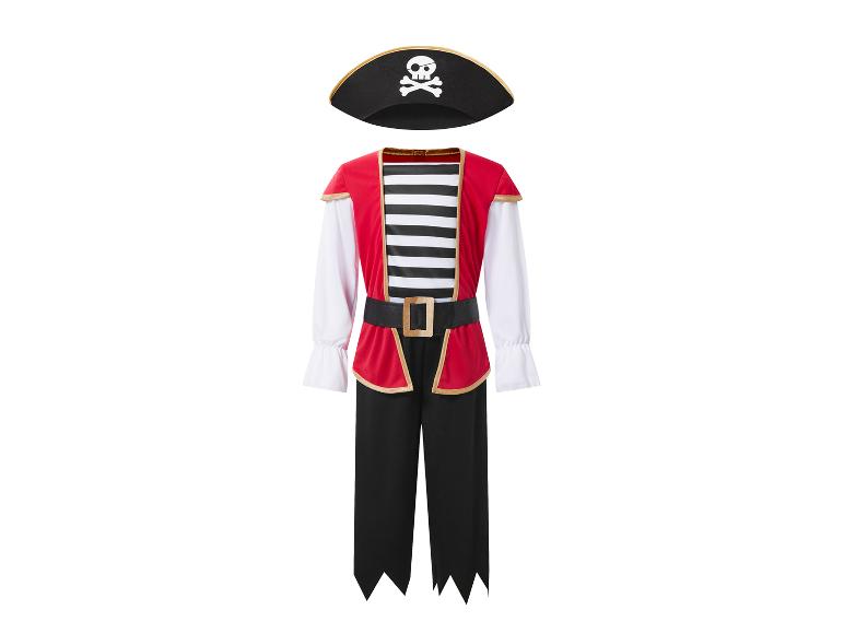 Kinder-Piratenkostüm mit roter Weste, gestreiftem T-Shirt, schwarzer Hose und Totenkopfhut.