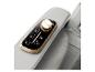 Bedienfeld eines Massagesessels mit Touch-Tasten und goldenem Drehregler.
