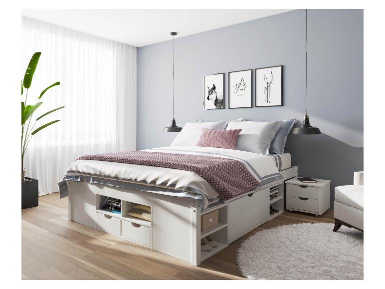 Modernes Schlafzimmer mit weißem Stauraumbett, Nachttischen und minimalistischer Dekoration.