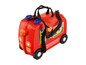 Ein roter Koffer in Form eines Feuerwehrautos für Kinder.