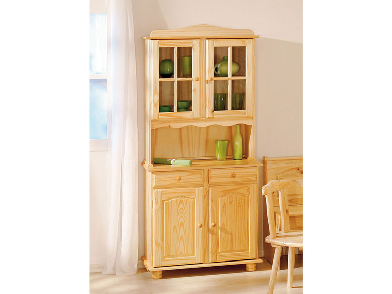 Ein Holz-Buffet mit Glastüren und einer Schublade.