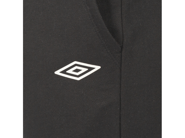 Schwarze Sporthose mit weißem quadratischem Logo