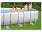 Ein Bestway Power Steel Pool mit Menschen, die darin schwimmen.